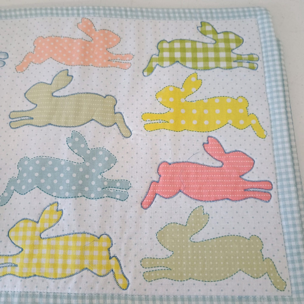 Set Of 4 Blossoms & Blooms? All Over Bunny Rabbit Blue Gingham Spring Placemats - Picture 3 of 8